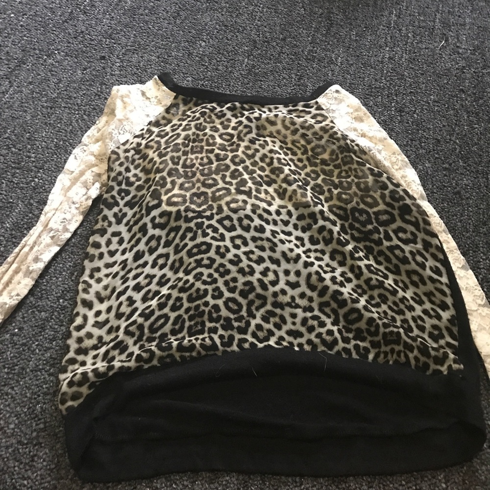 Long sleeved cheetah print shirt