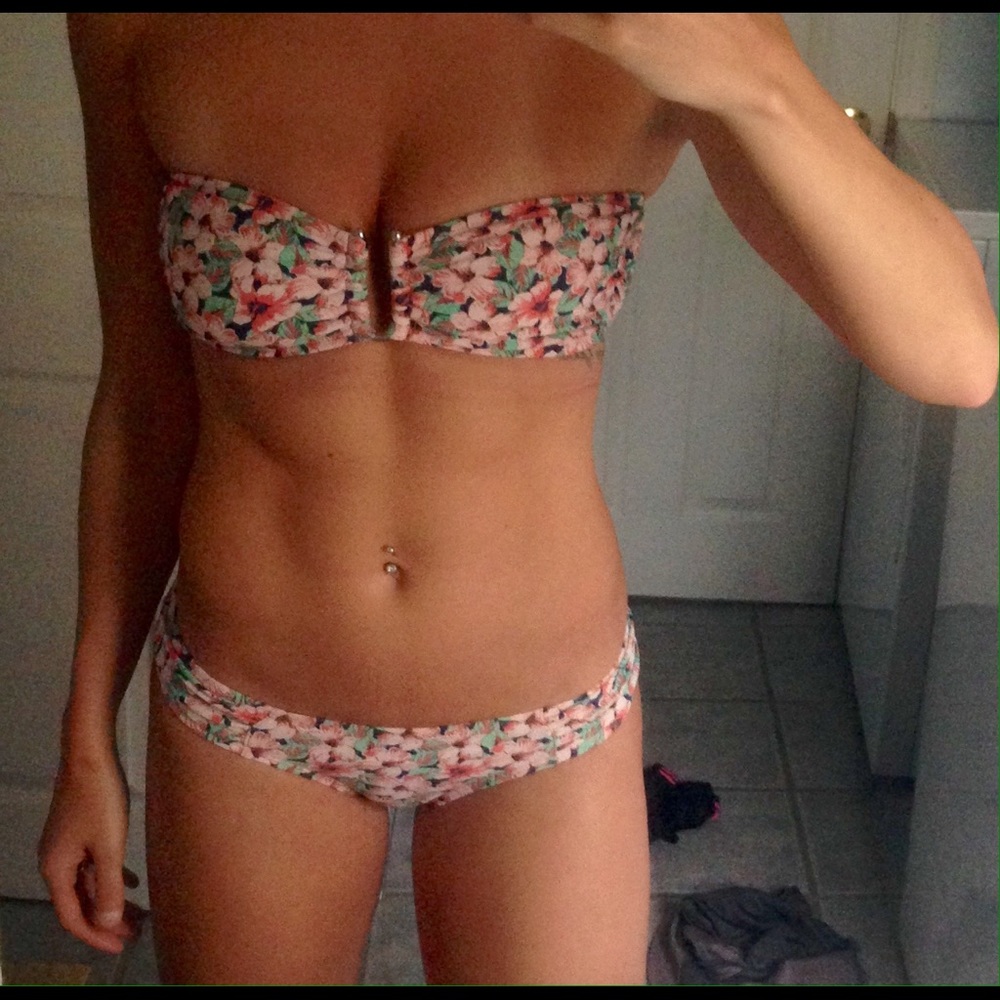 Strapless Bikini Set - Picture 2 of 2