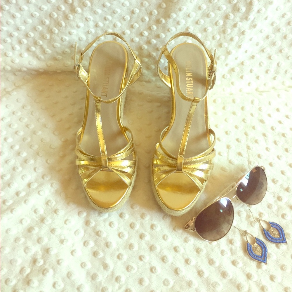 BRAND NEW! Colin Stuart gold wedges