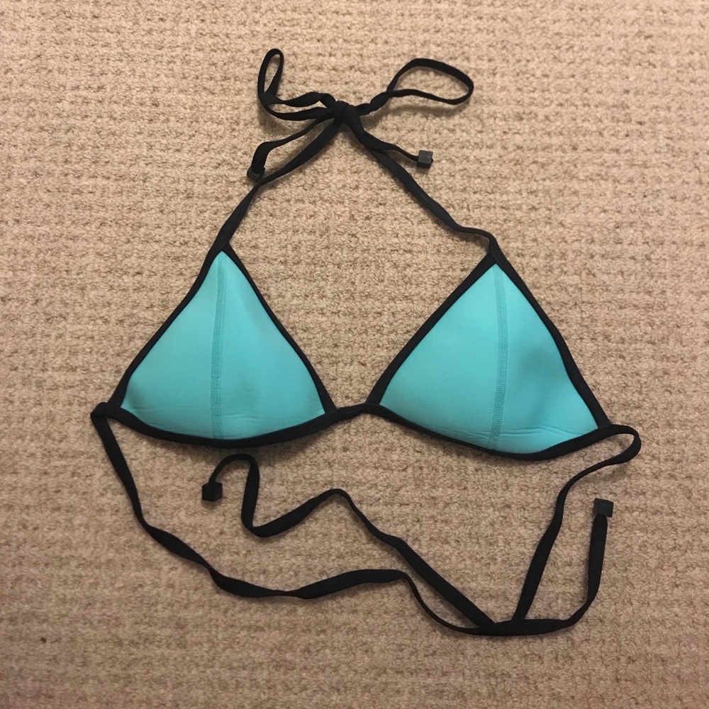 TRIANGL bathing suit top