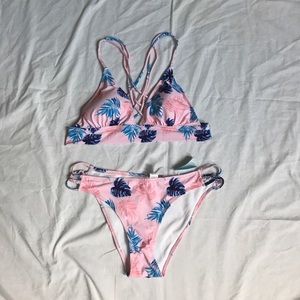 Cupshe BRAND NEW patterned bikini size L