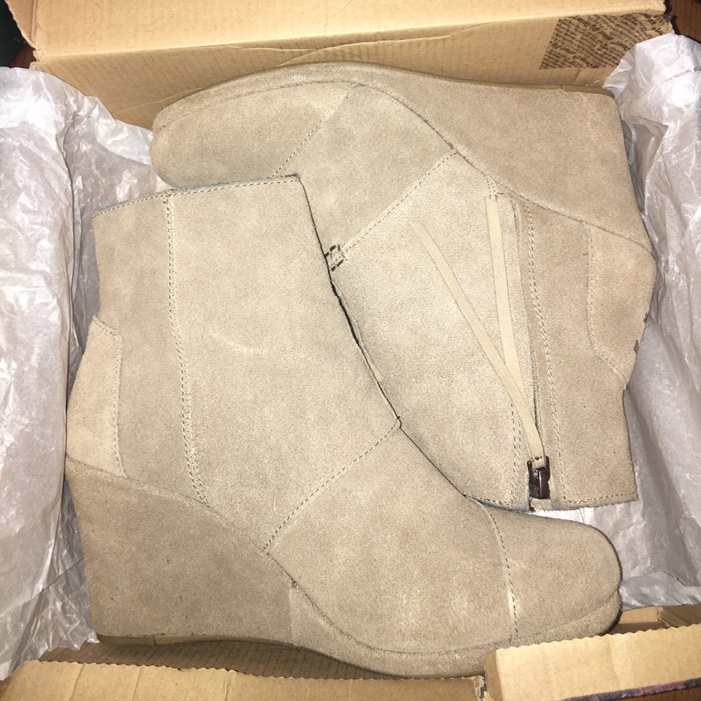 Toms taupe wedges worn twice