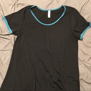 Large Solid Black Lularoe Classic T