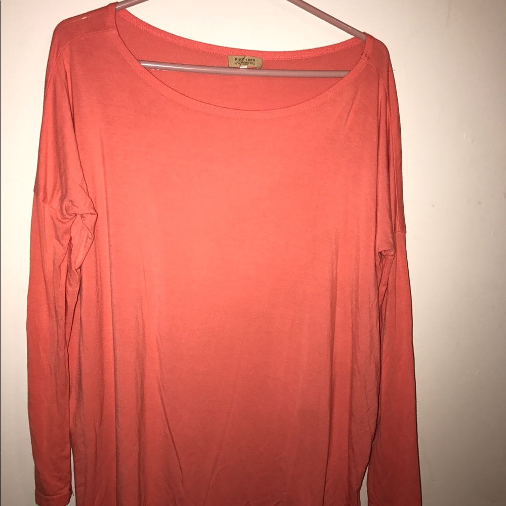Coral or maybe it's orange idk piko