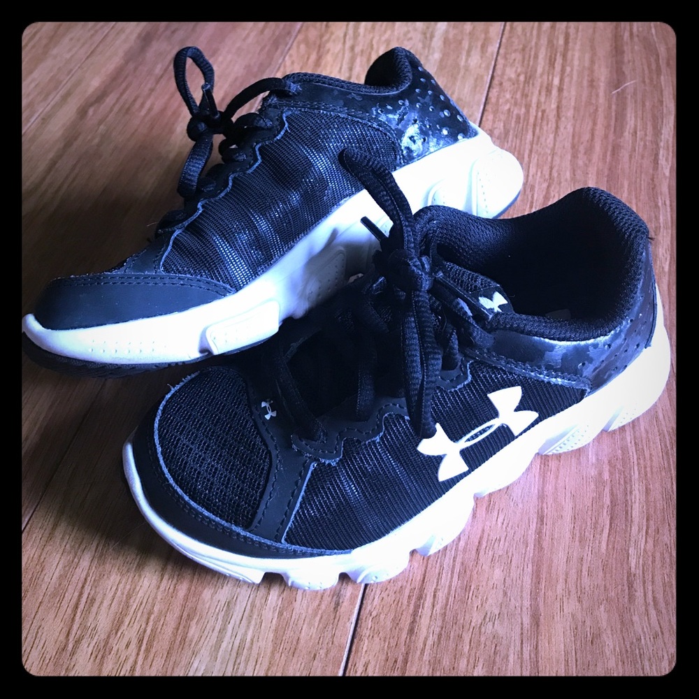 Toddler boys 11 Under Armour Assert6 shoes