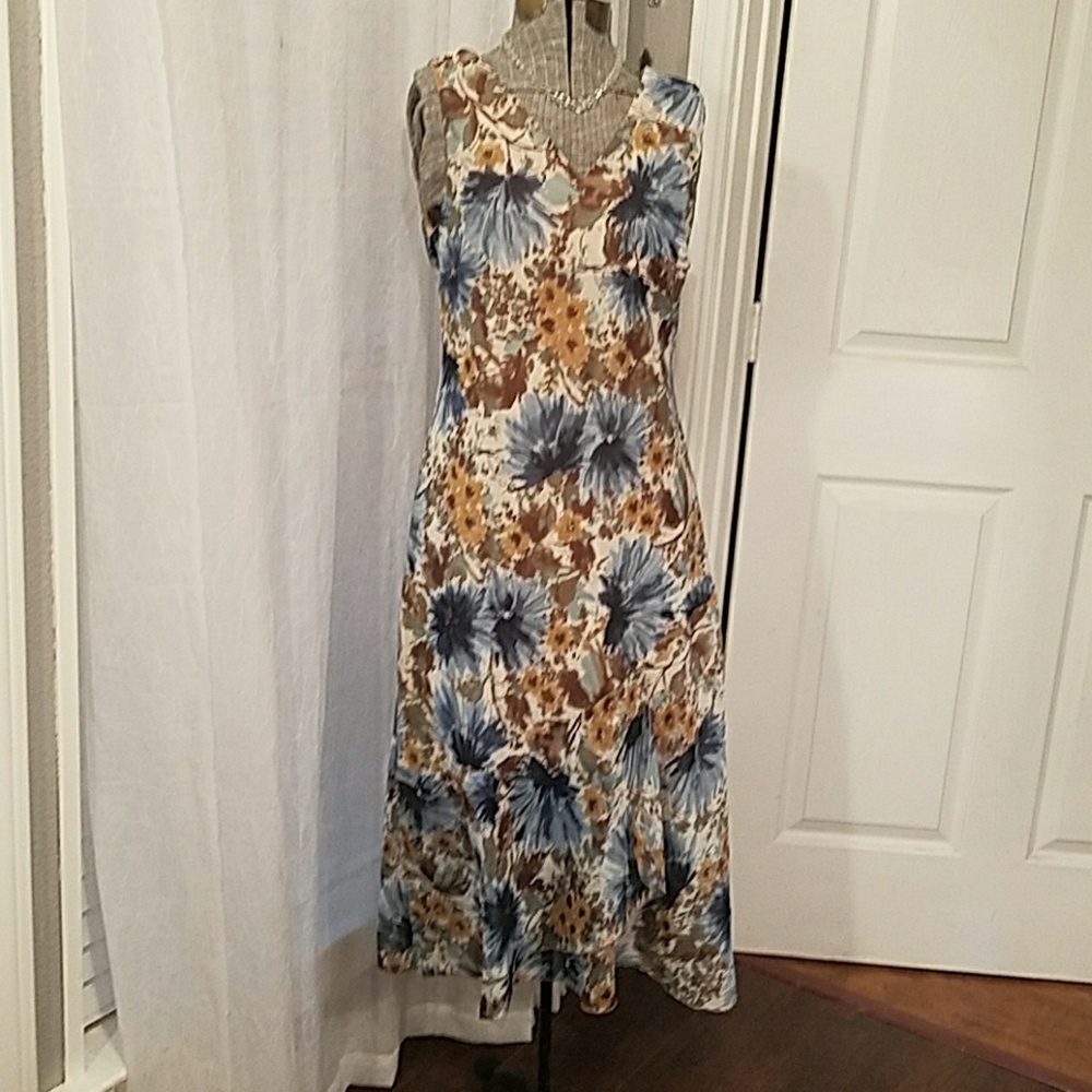 Floral dress in the vintage style