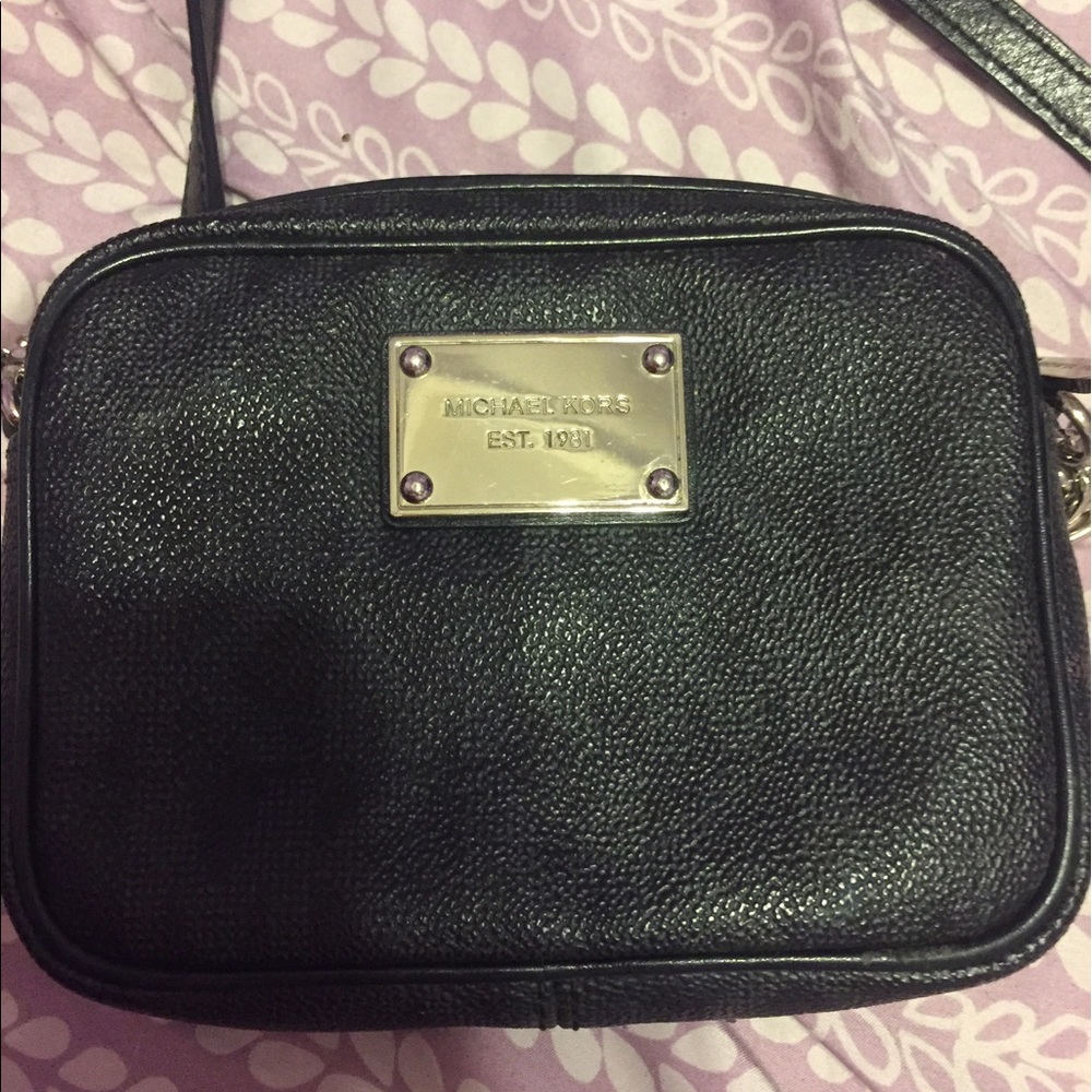 Black Micheal kors crossbody purse