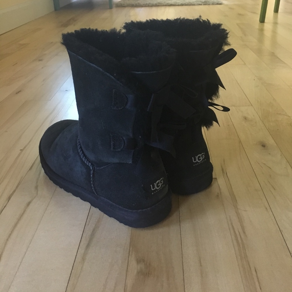 Black uggs
