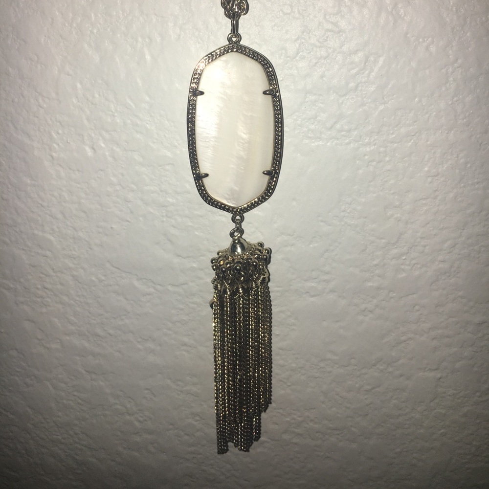 Kendra Scott Rayne necklace is white pearl