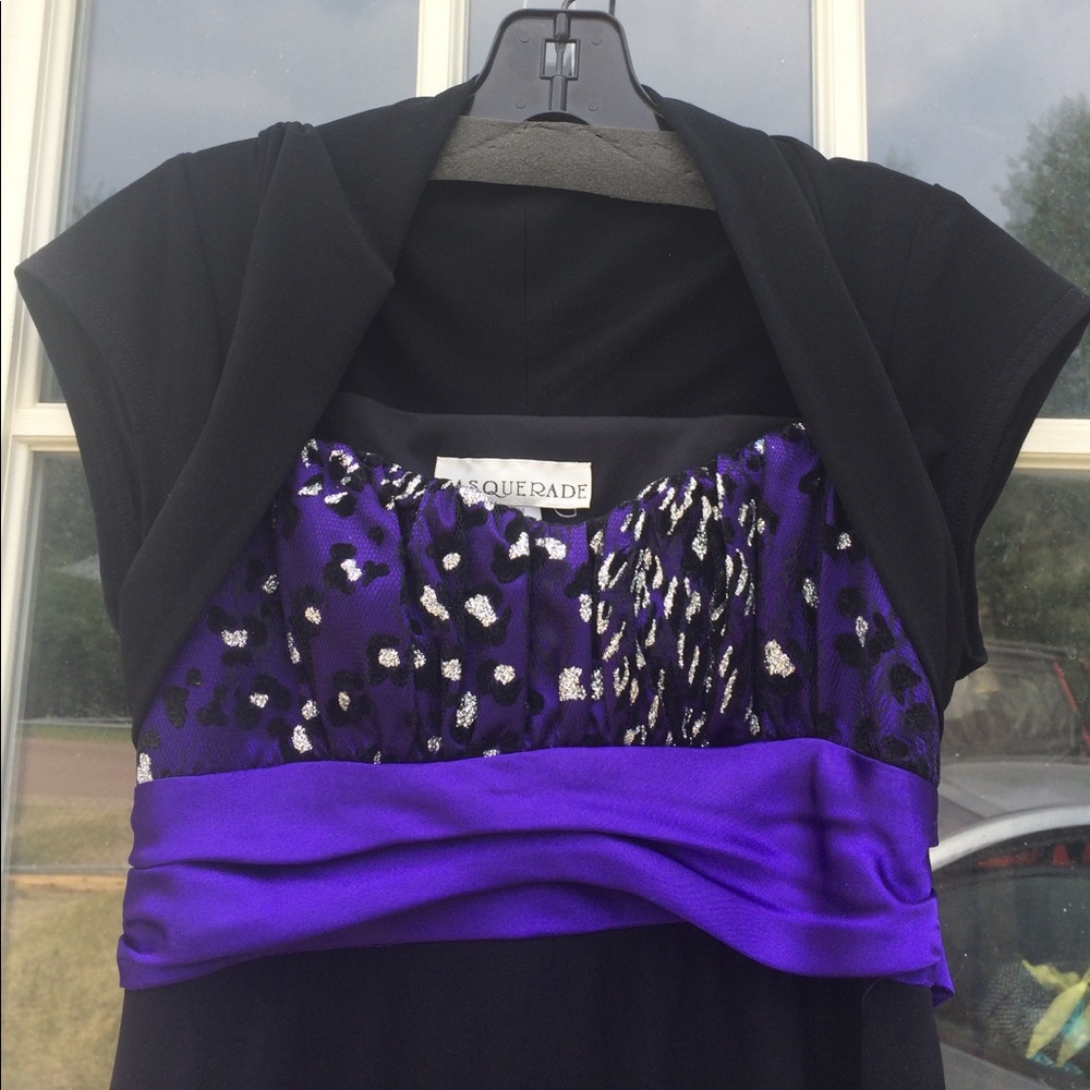 Dress - Picture 2 of 4