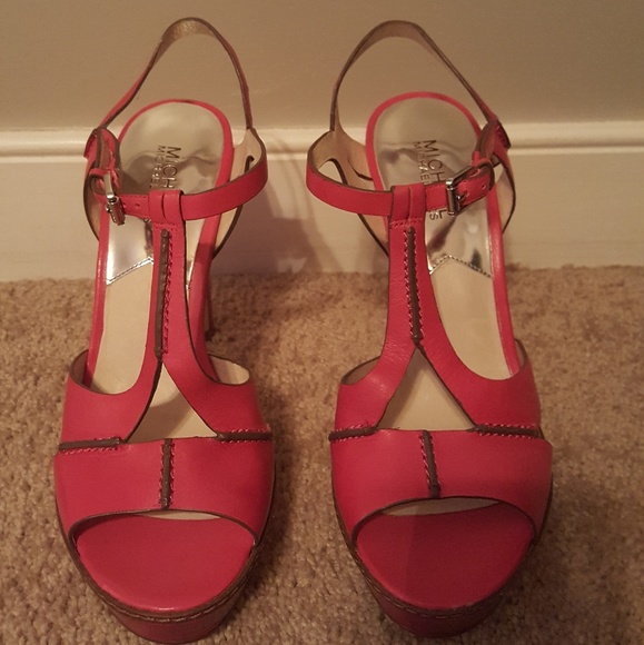 Michael Kors Sandal - Picture 1 of 4