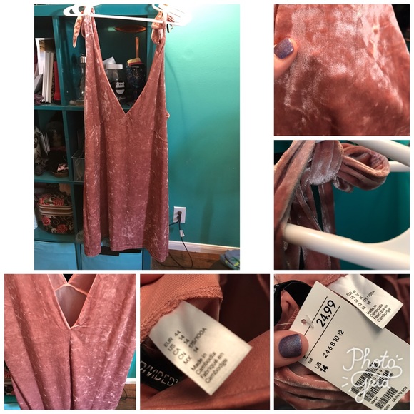 H&M Dresses & Skirts - Velvet dress 💕Last Mark Down💕