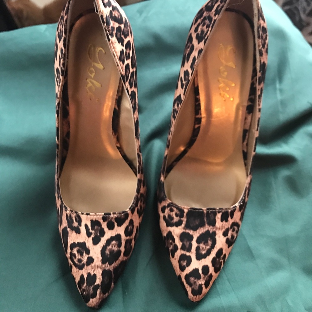 Leopard wedges