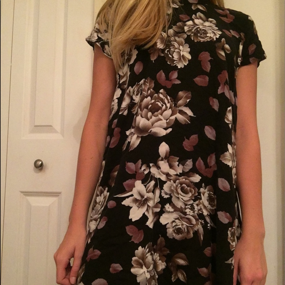 Super cute floral dress