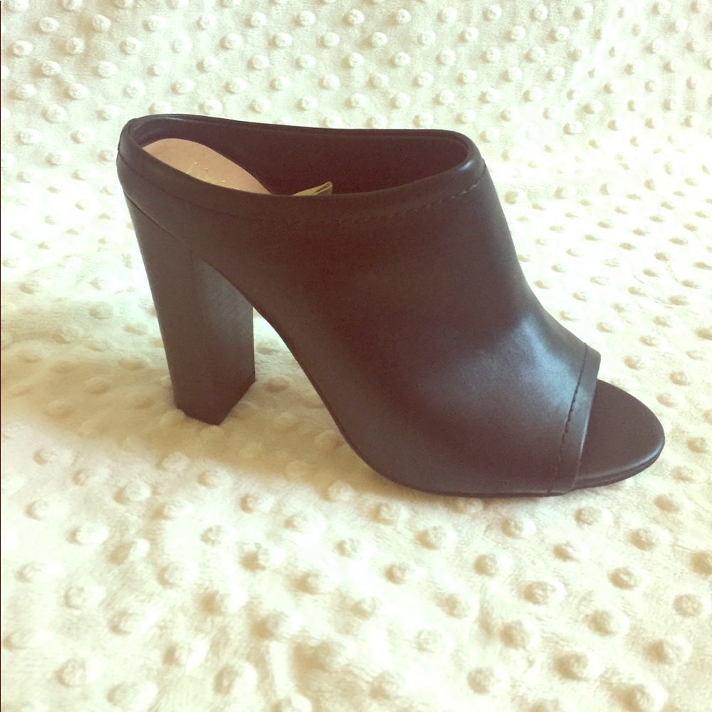 BRAND NEW! mossimo black open toe sandals