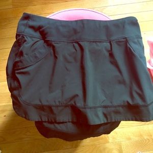 Lululemon black skirt