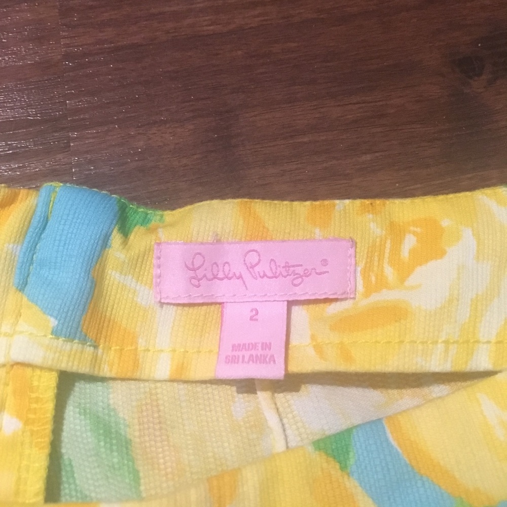 Lilly Pulitzer zip up short - Picture 3 of 3
