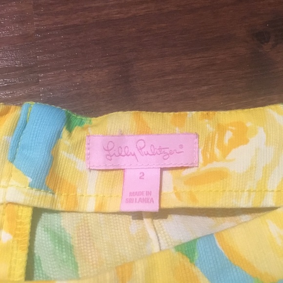Lilly Pulitzer zip up short - Picture 3 of 3