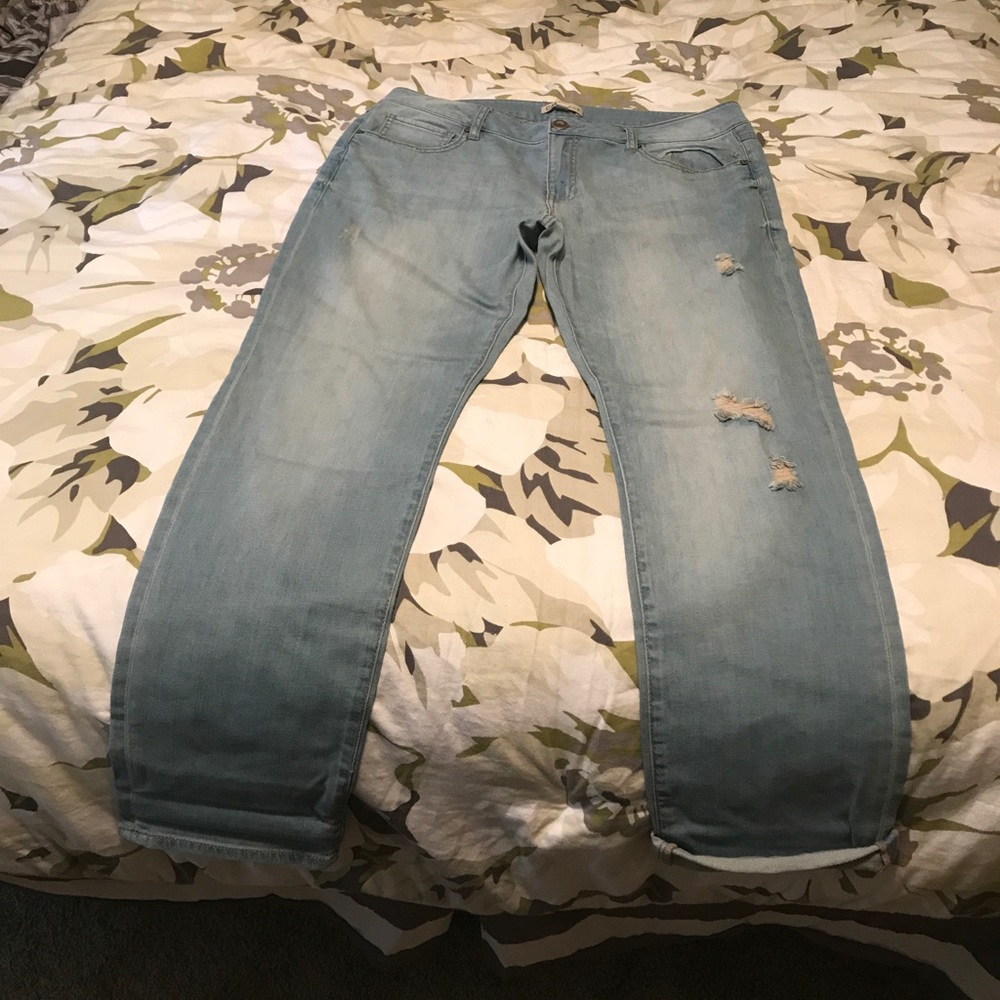 Distressed CABI cropped Boyfriend Jeans