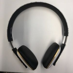 Bluetooth-compatible wireless headphones