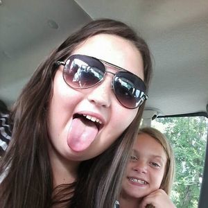 Meet your Posher, Olivia