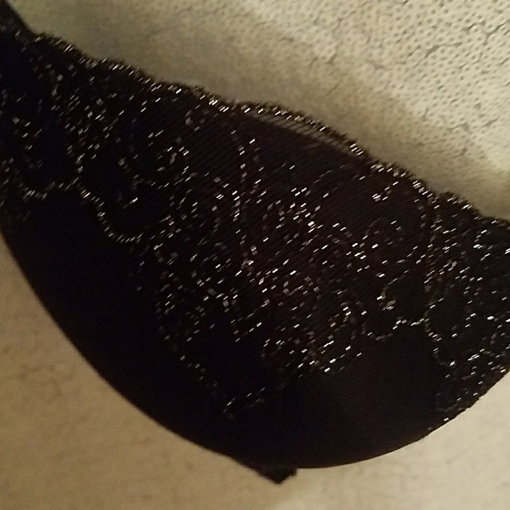 Black bra - Picture 2 of 2