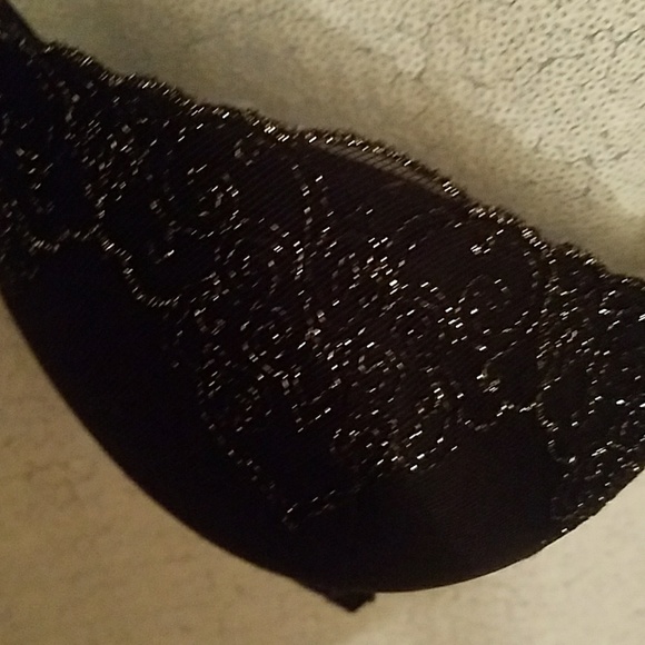 Black bra - Picture 2 of 2