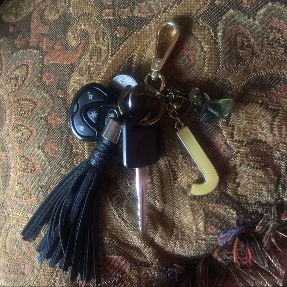 Initial "M" Keychain •Gold/Mint Color• - Picture 2 of 10