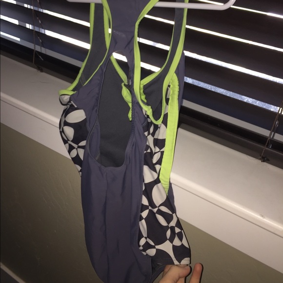 Swimming suite - Picture 2 of 3