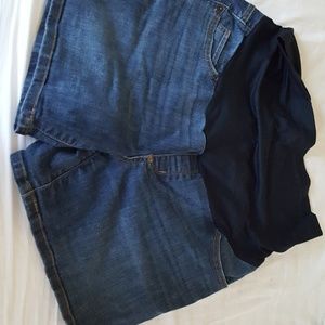 Liz Lange maternity shorts