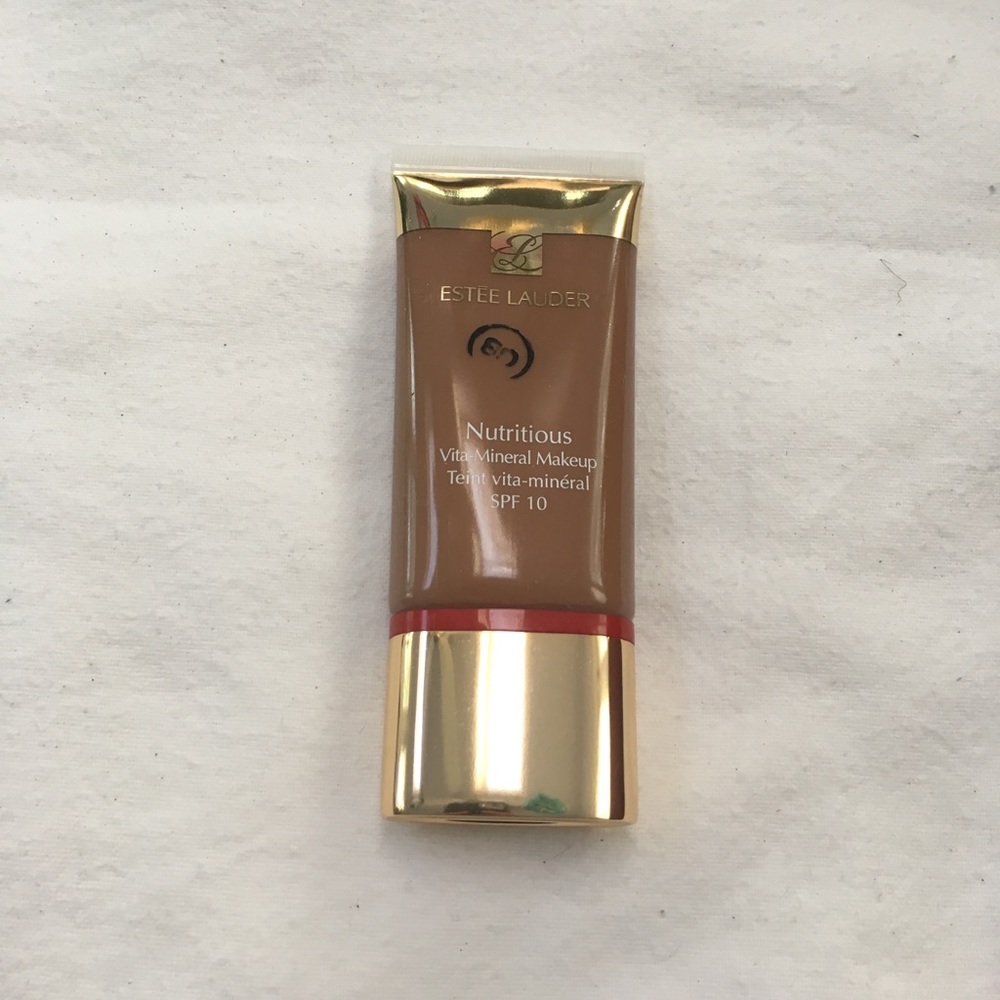 Estée Lauder vita-mineral makeup intensity 5.0
