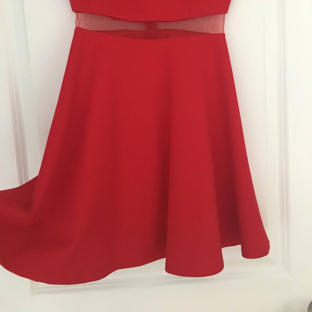 Red dress - Picture 5 of 7