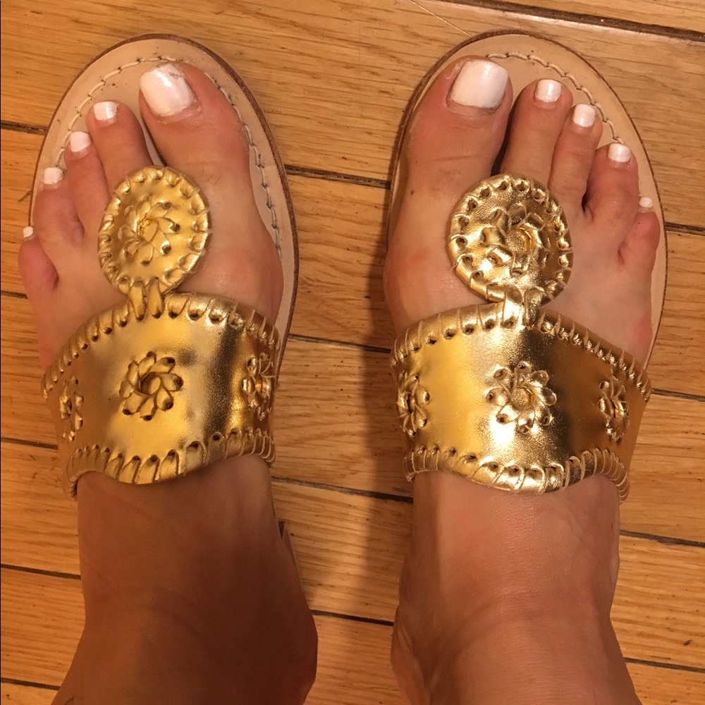 Jack rogers whipstitched flip flop gold sz 6