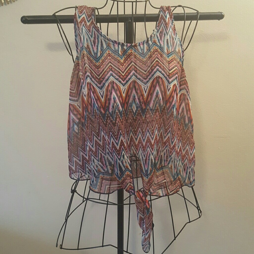Sheer Geometric Top Size Small