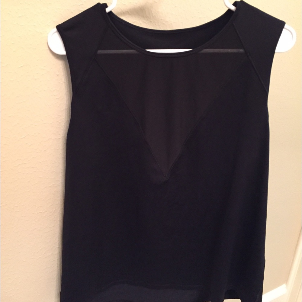 Lululemon: Muscle Tank with Mesh V