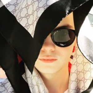 Meet your Posher, Mitchell