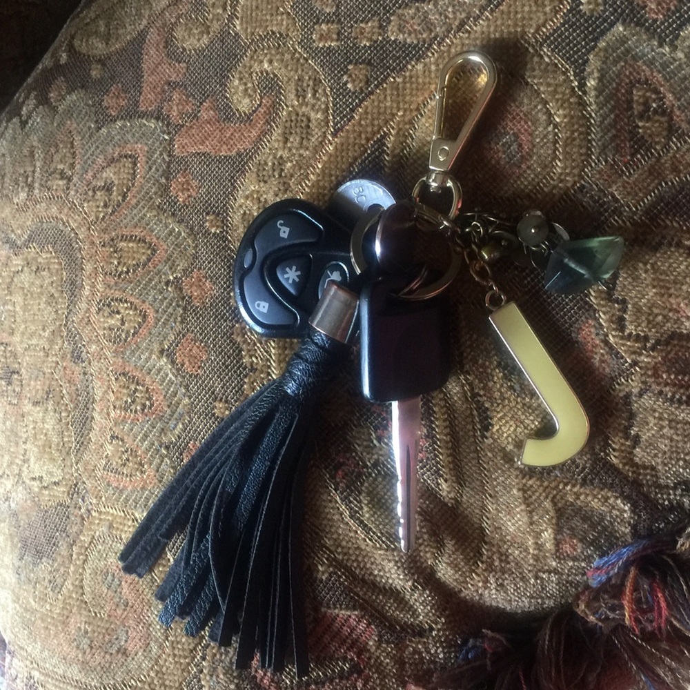 Initial "K" Keychain •Gold/Hot Pink• - Picture 2 of 5