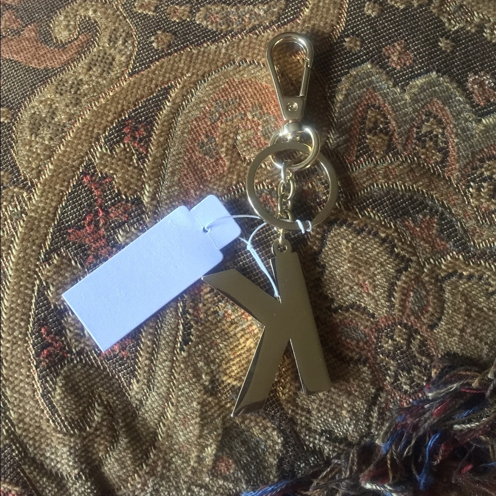 Initial "K" Keychain •Gold/Hot Pink• - Picture 3 of 5