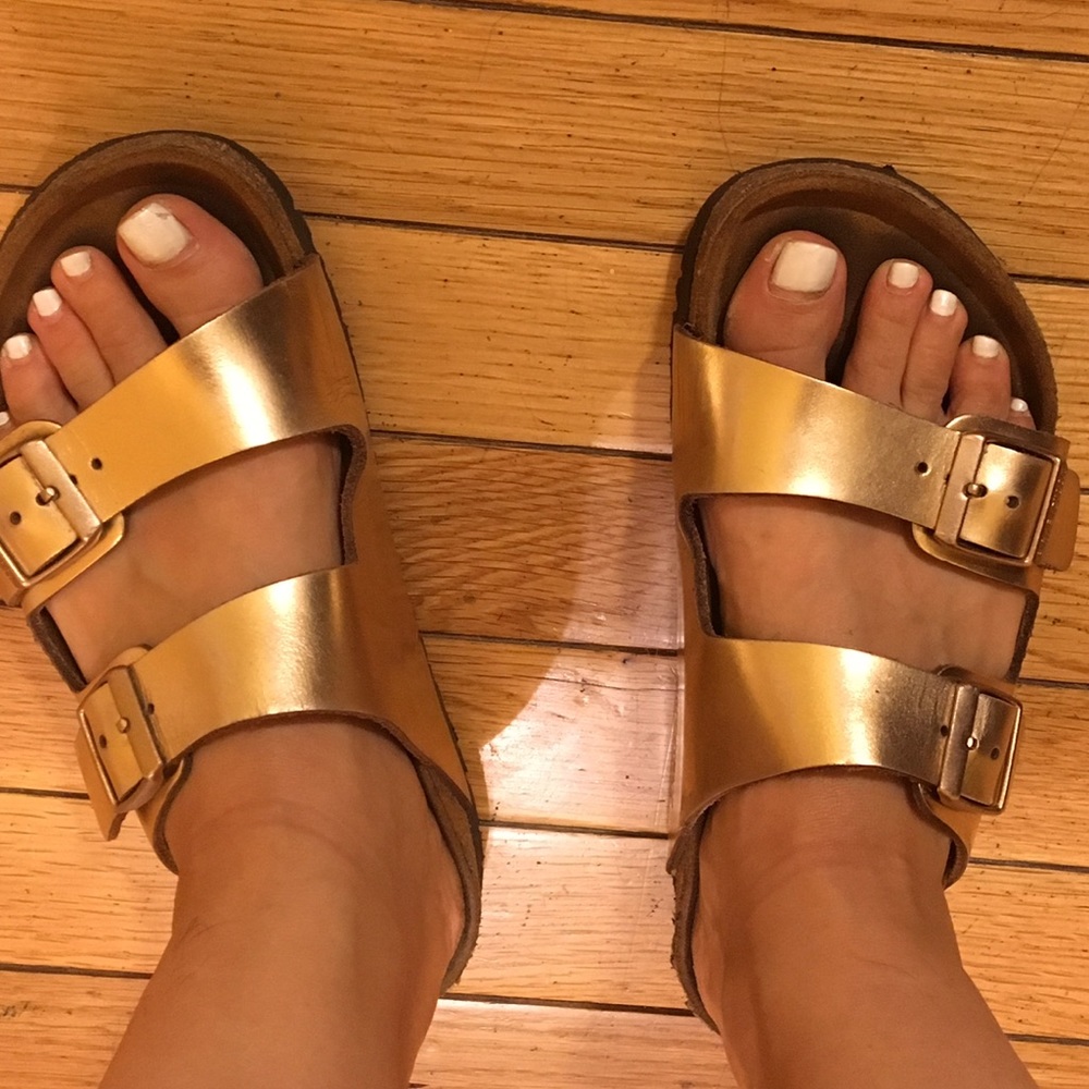 Gold Arizona Birkenstock size 36 (6)