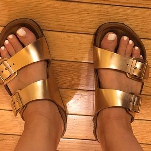 Gold Arizona Birkenstock size 36 (6)