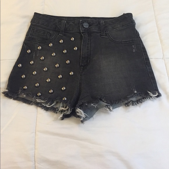 Tiny Shorts ! Summer ready - Picture 2 of 8