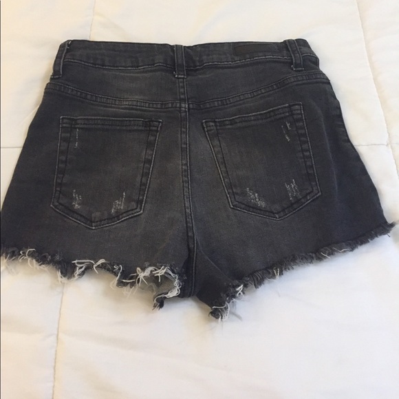 Tiny Shorts ! Summer ready - Picture 3 of 8