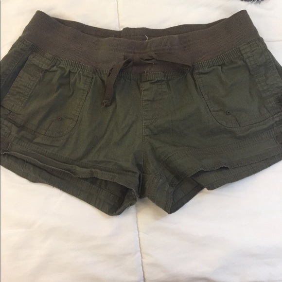 Tiny Shorts ! Summer ready - Picture 7 of 8