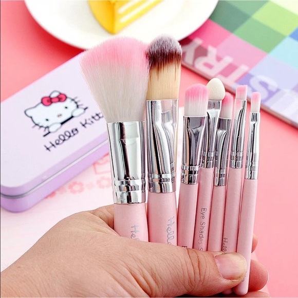 NEW Hello Kitty Makeup Brush Set - Picture 2 of 6