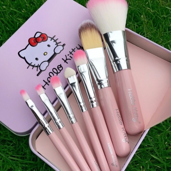 NEW Hello Kitty Makeup Brush Set - Picture 3 of 6