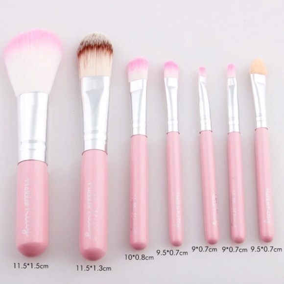 NEW Hello Kitty Makeup Brush Set - Picture 5 of 6