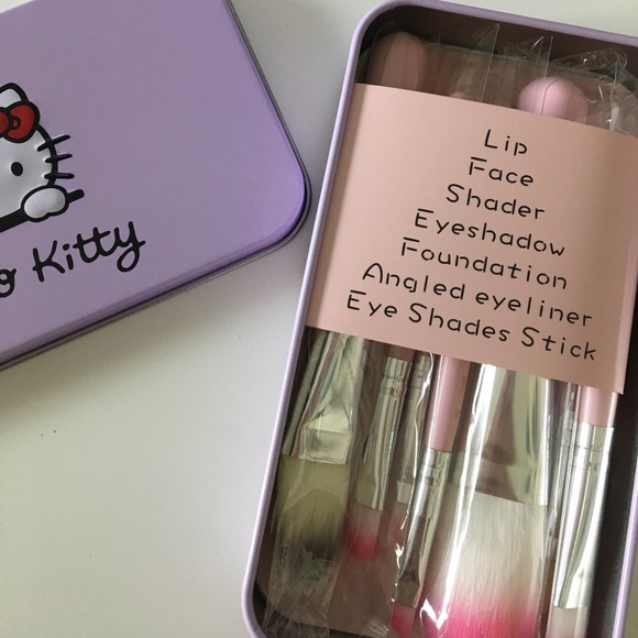 NEW Hello Kitty Makeup Brush Set - Picture 6 of 6