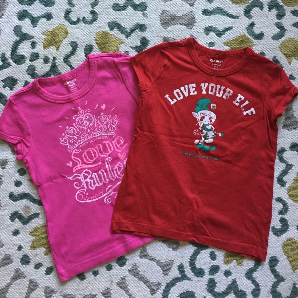 🎉$5 if bundled🎉2 Old Navy holiday tops