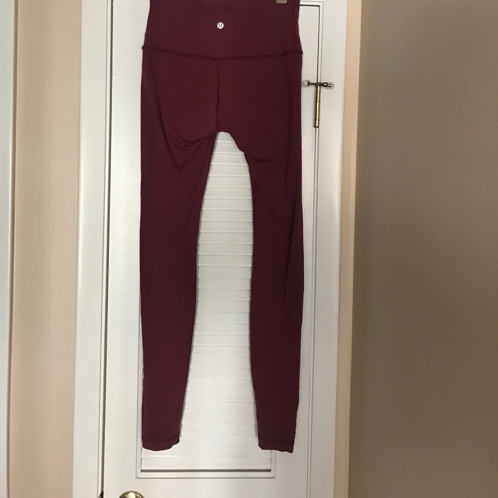 New without tags lulu leggings-- maroon