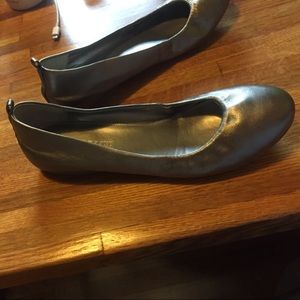 Audrey Brooke Newport Flats in pewter